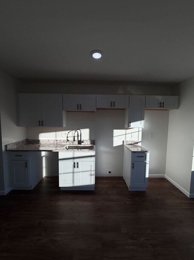 Photo - 2080 E 5th Ave Unit H