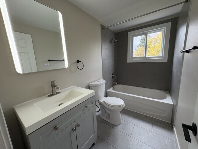 Photo - 200 Spruce St Unit 8