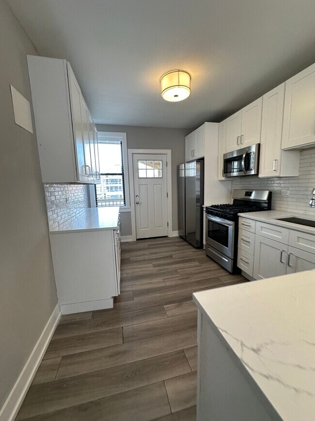 Photo - 3943 N Janssen Ave Unit 2BD