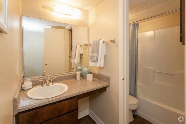 1BR 1BA - 630 SF