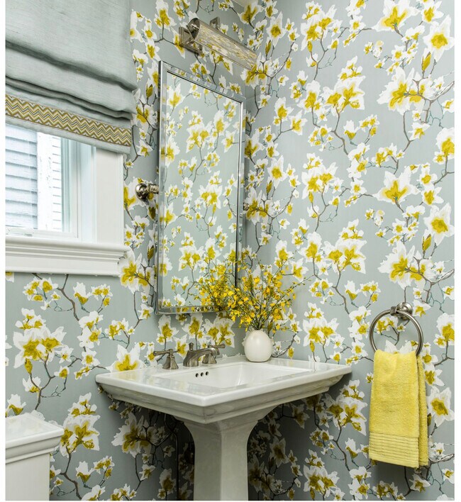 Bath-living level - 846 E Broadway Unit 2