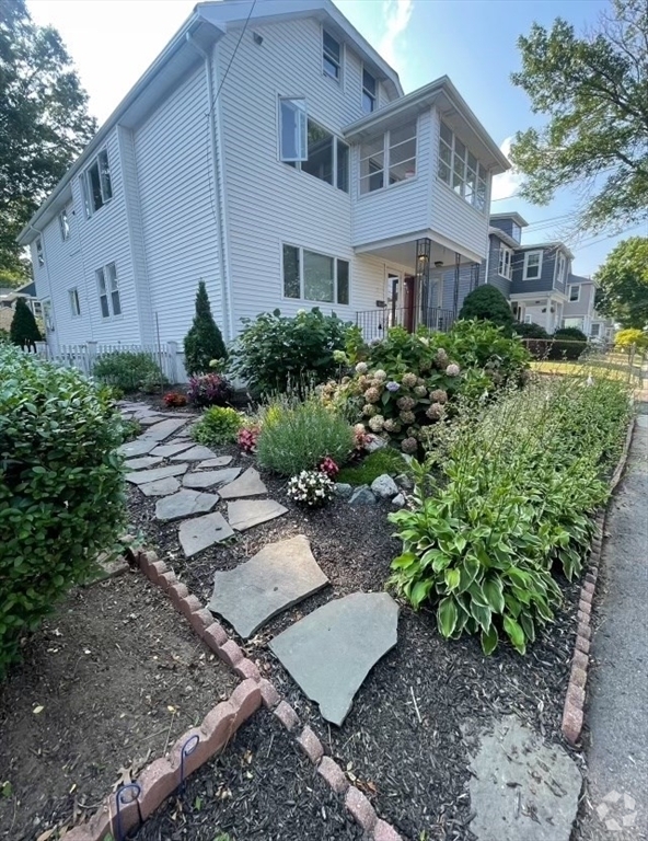 Building Photo - 16-18-18 Alfred Rd Unit 2 Rental
