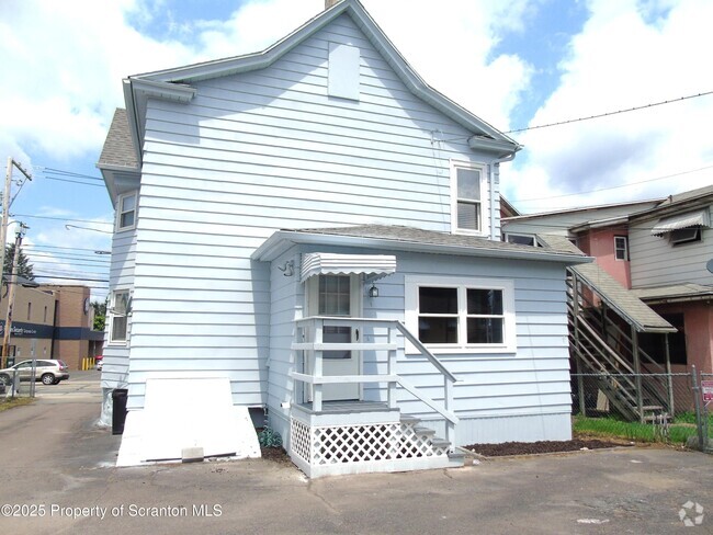 Building Photo - 131 North Blakely Street Rental