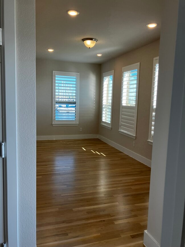 Photo - 1225 Marc Pl