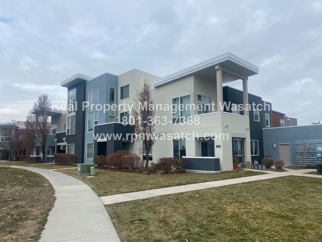 Building Photo - 4538 S Jordan Pkwy Unit #108
