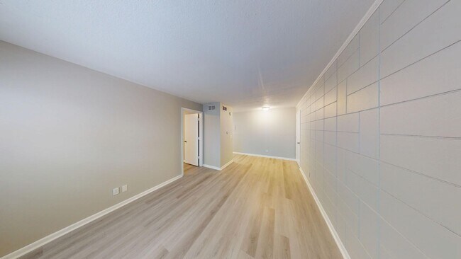 Photo - Spacious 1Bed/ 1Bath in Riverside ** Downstairs Unit & Water Included ** Unit 2883-3