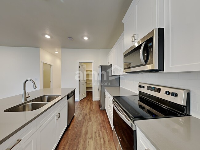 Photo - 1005 Woodsome Ave