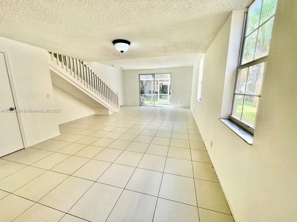 Photo - 1413 Veracruz Ln