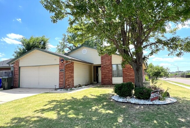 Prime West Norman 3-bed 2-bath 2-car home ... - Prime West Norman 3-bed 2-bath 2-car home ...