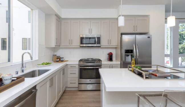 Photo - 10736 Bloomfield St