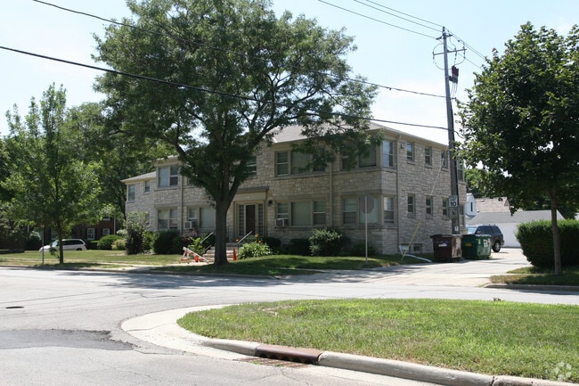 Photo - 5211 N Santa Monica Blvd