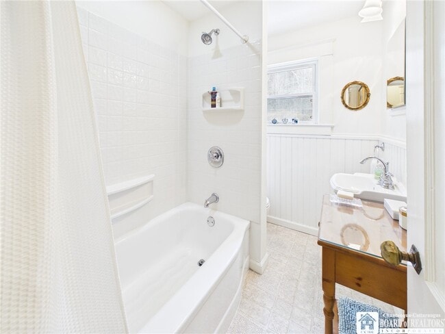 Photo - 422 York St