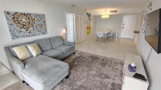 Building Photo - 290 174th St Unit 1507