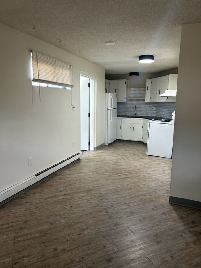 Photo - 2322 Blake Ave Apartamento Unidad B