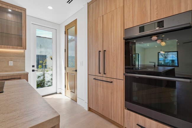 Photo - 1161 Stearns Dr