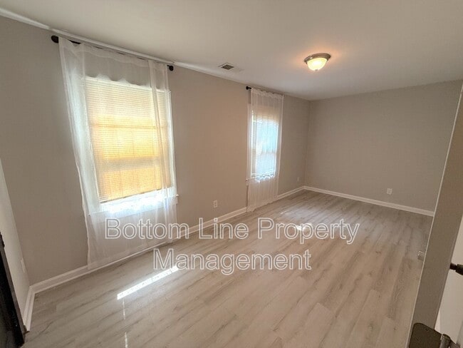 Photo - 613 1/2 Charlotte Ave Unit D