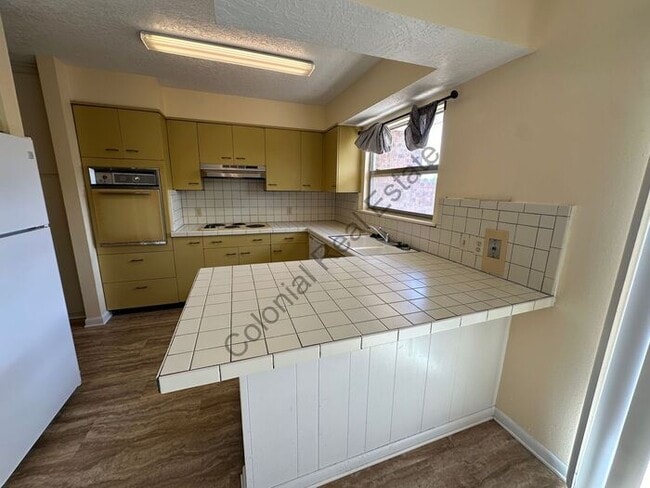Photo - Gorgeous Multi-story Townhouse with Washer...
