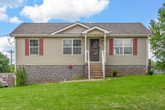 Building Photo - Pet Friendly Three Bedroom with Basement! Rental