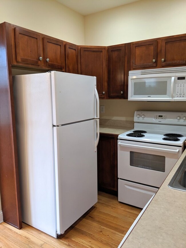 Photo - Apartment Rental in Cheshire Village