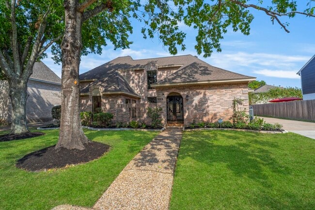 Photo - 3223 Country Club Blvd