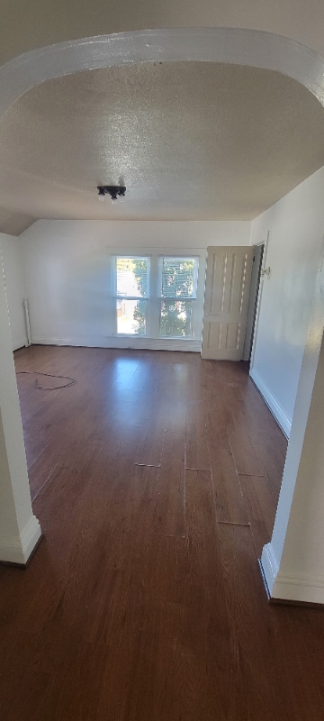 Building Photo - 865 W 5th St