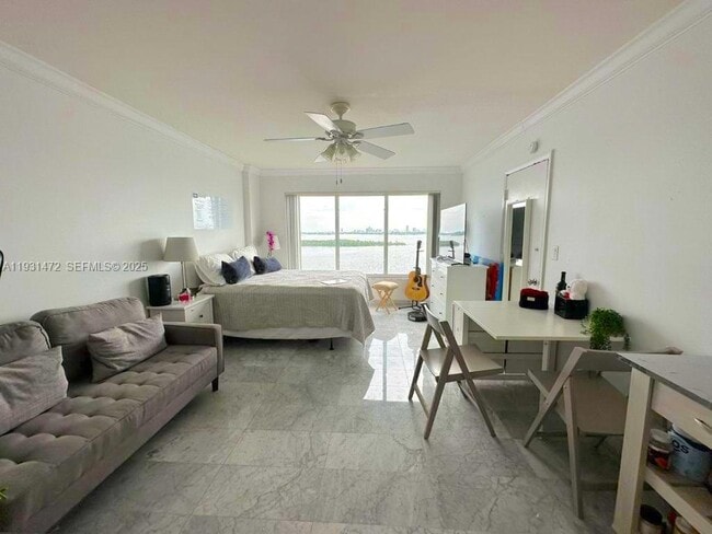 Building Photo - 11111 Biscayne Blvd Unit 15B