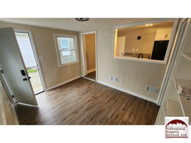 Photo - Walk to shops, dining and recreation areas!