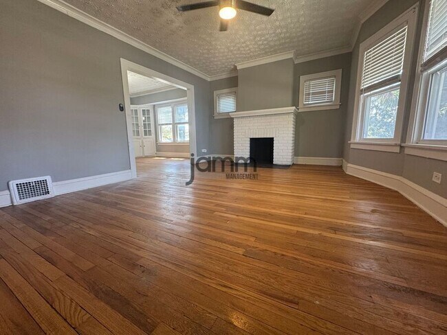 Photo - 2121 Carabel Ave Unit #2
