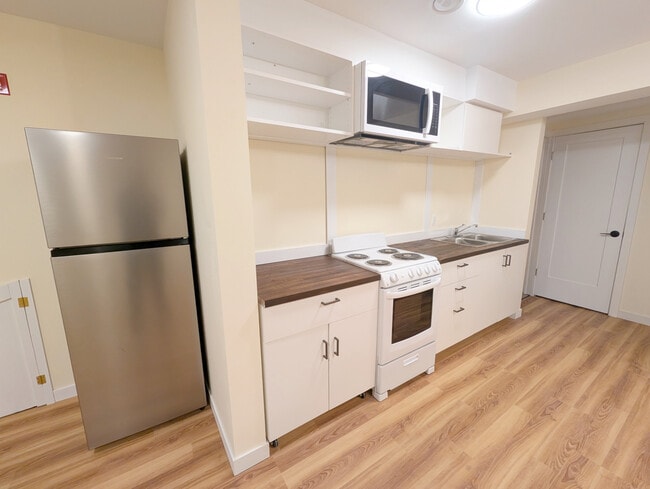 Photo - 890 McFaull Rise