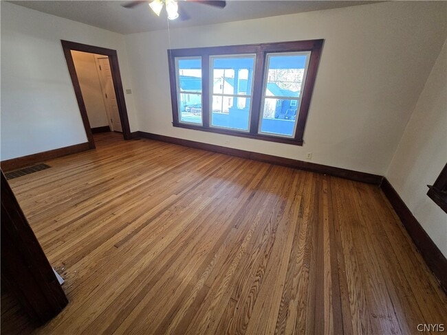 Photo - 322 Spring St