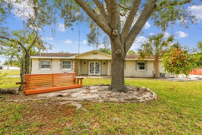 Photo - 1302 Brandonwood Dr