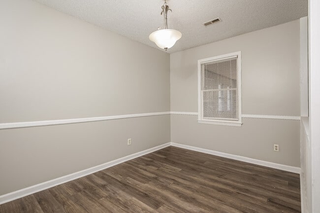 Photo - 139 Rosedale Ave