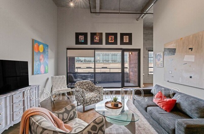 Photo - 360 W Pershing Rd Unit 330