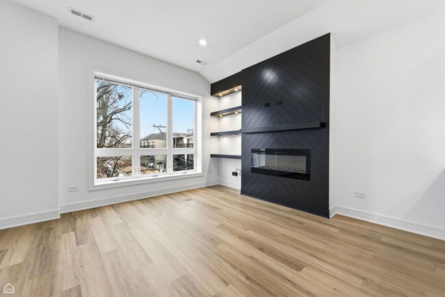 Photo - 861 E 63rd Pl Unit 3