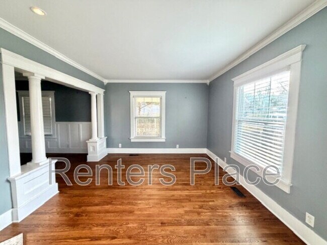 Photo - 105 E 19th St