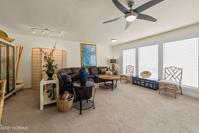 Photo - **Light-Filled Condo with Designer Finishes ? |