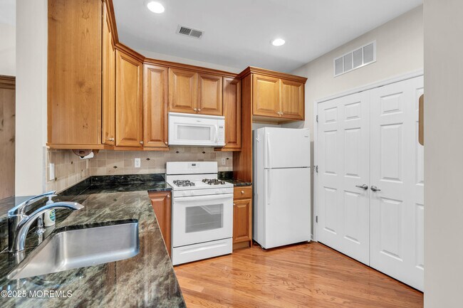 Photo - 516 Sophee Ln