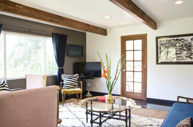 Photo - 2138 N Cahuenga Blvd