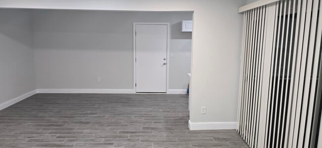 Living room - 1405 Vegas Valley Dr Unit 132