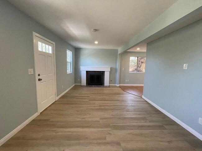 Photo - 6818 Santa Susana Pass Rd