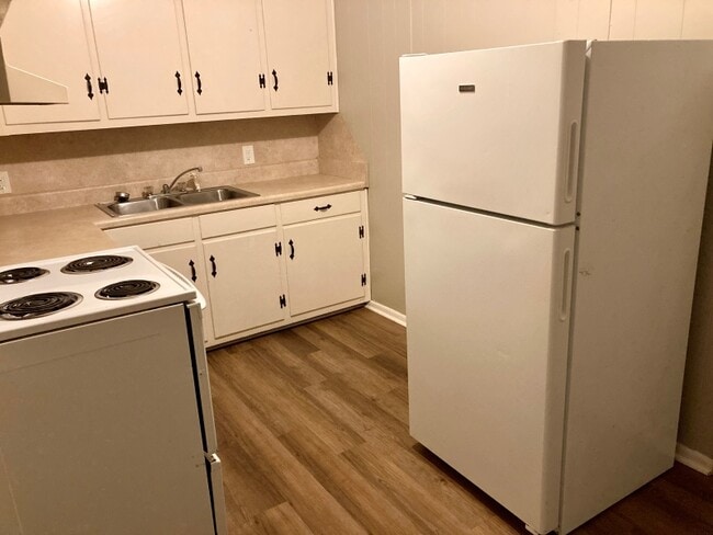 Photo - 117 Parkburg Rd Unit A