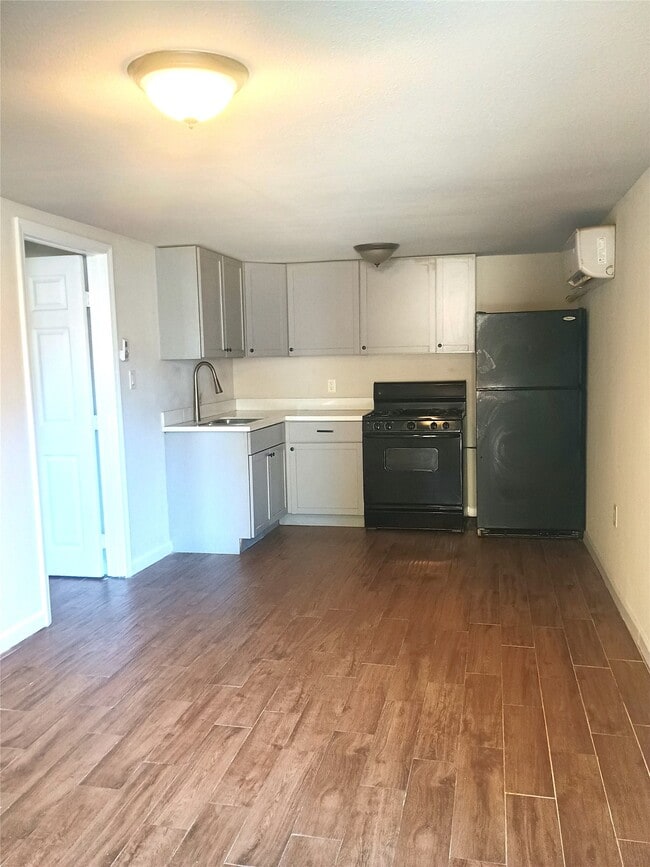 Photo - 605 E Hunnicutt St Unidad A