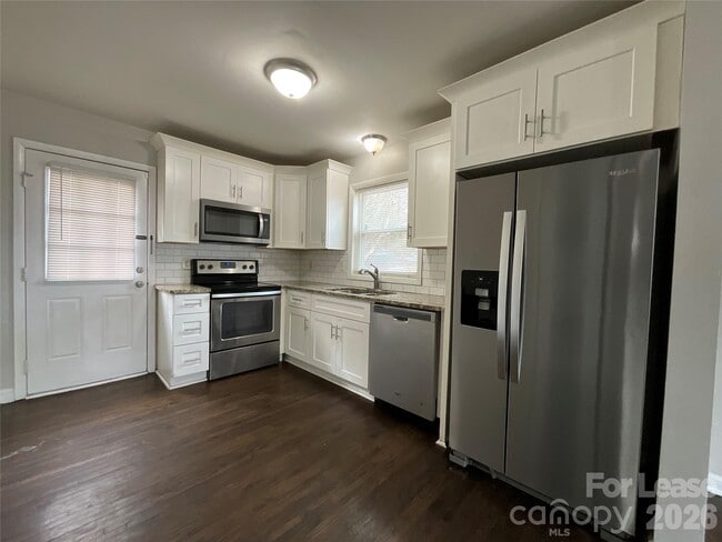 Photo - 1624 Eastway Dr