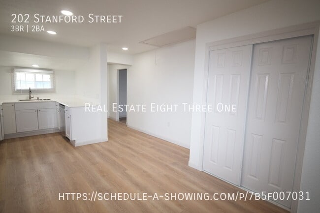 Photo - 202 Stanford St
