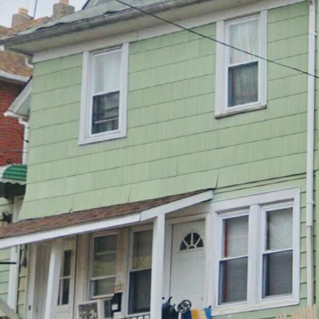 Building Photo - 22 Ford St Unit 2 Rental