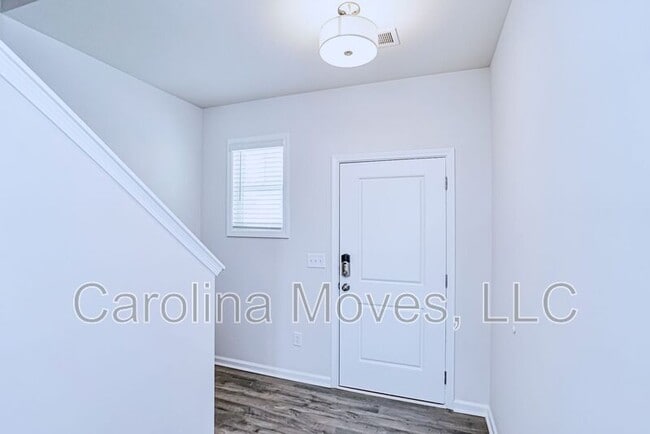 Photo - 18 Apricot Ln
