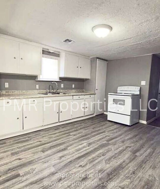 Photo - 2 Bedroom/ 1 Bathroom House