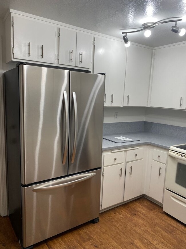 Photo - Beautiful 3/2.5 Townhome in Stonegate Area