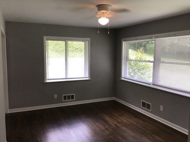 Photo - 1907 Lyle Ave