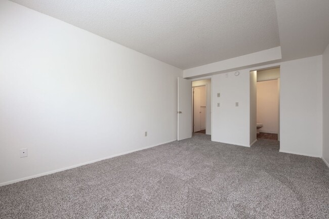 Photo - Crestview West Apartments